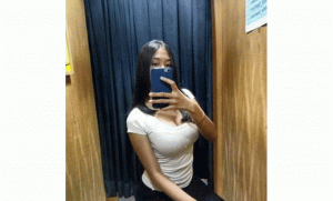 Selfie bugil depan cermin